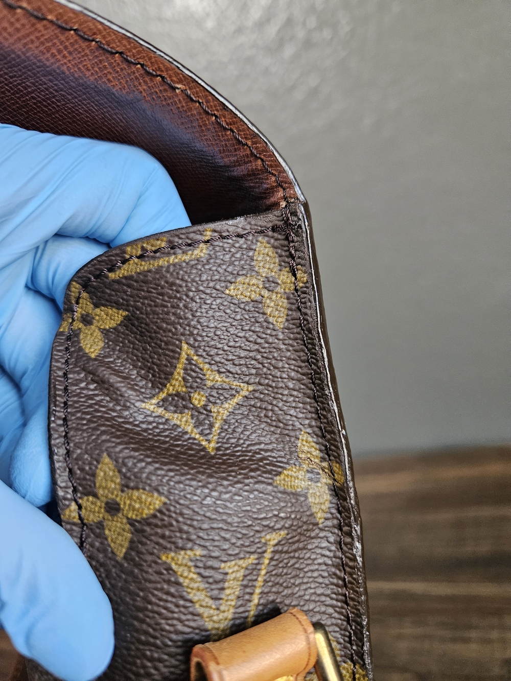 Authentic Louis Vuitton Vintage Saint Cloud GM Monogram Canvas Crossbody 1990 - Picture 8 of 16